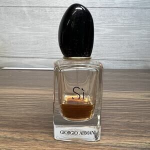 GIORGIO ARMANI Si 1. OZ PARFUM SPRAY 25% Full